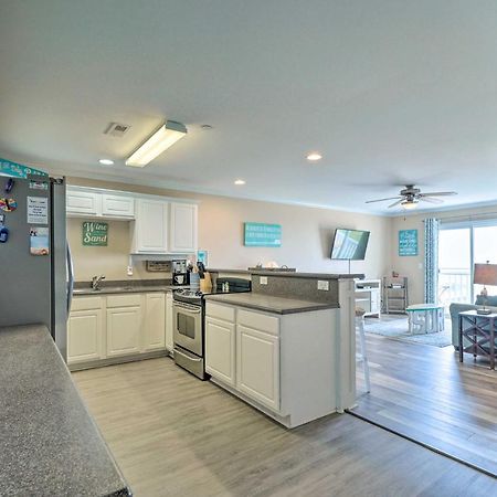 Ocean-View Oak Island Condo, 1 Block To Beach! Esterno foto