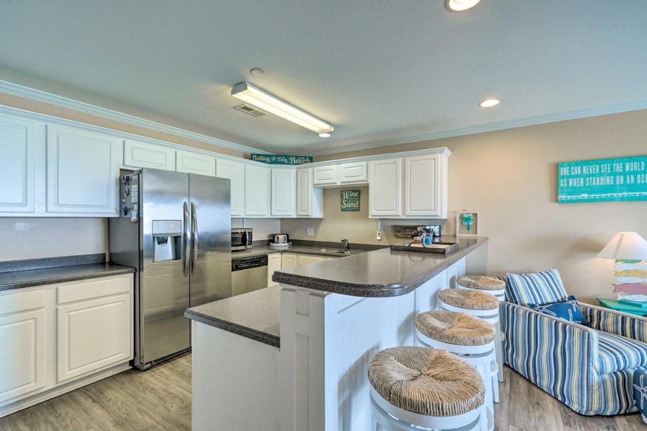 Ocean-View Oak Island Condo, 1 Block To Beach! Esterno foto