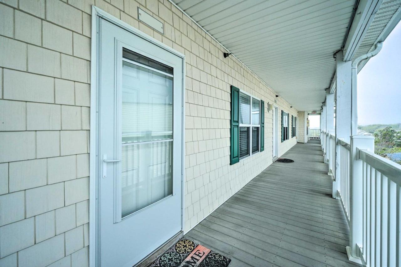 Ocean-View Oak Island Condo, 1 Block To Beach! Esterno foto